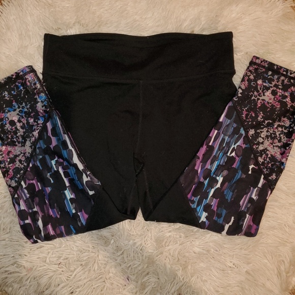 Fabletics Pants - Fablitics ankle cut leggings